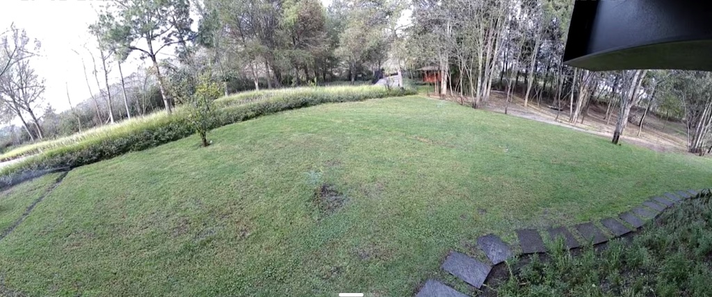 vista panoramica de una camara de seguridad de 180 grados exterior en el dia mexico