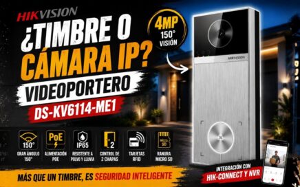 Videoportero Hikvision DS-KV6114-ME1 instalado en una entrada residencial con funciones de cámara IP, PoE, RFID y control de acceso.