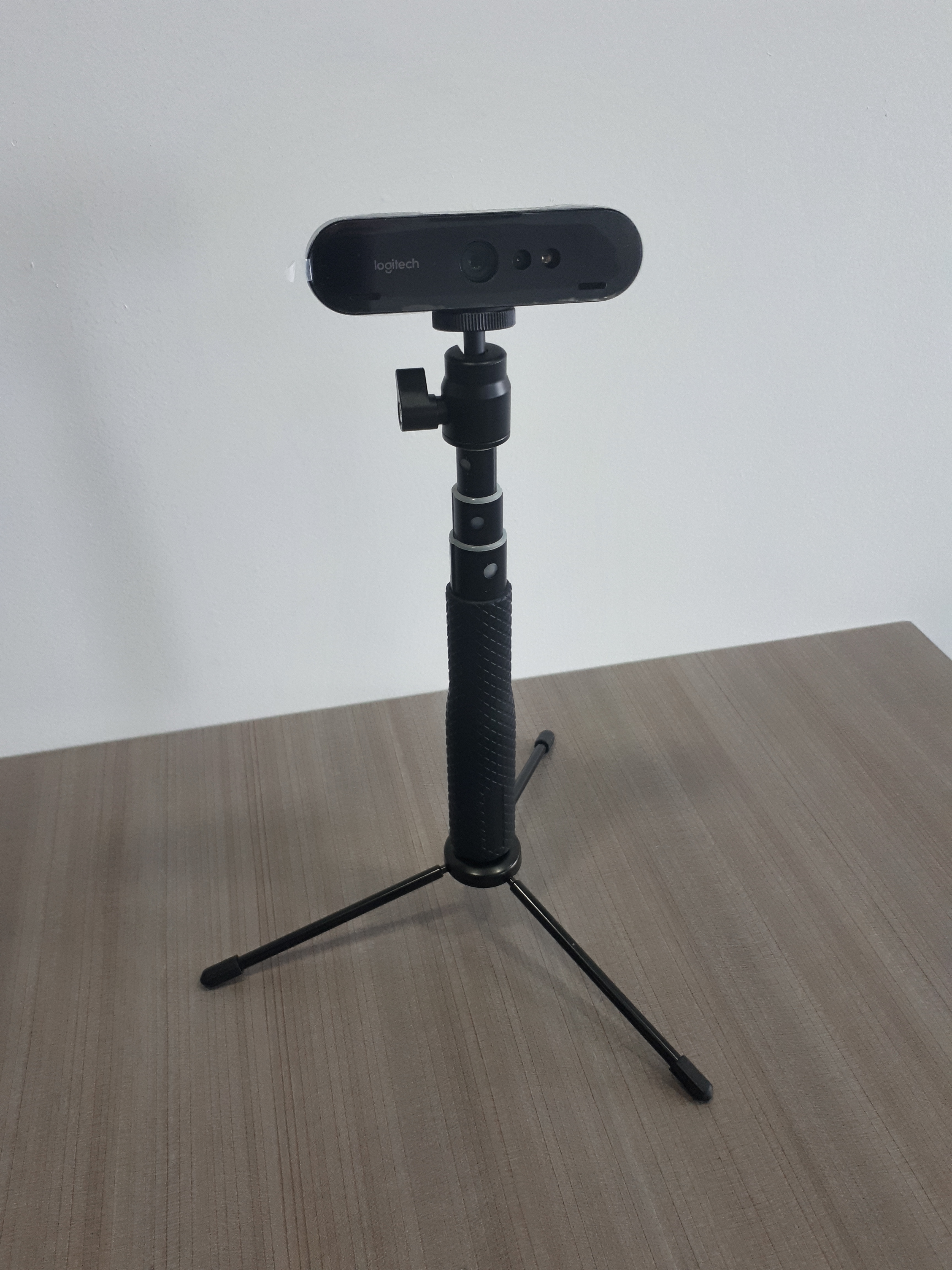 camara-para-salon-de-clases-logitech-brio